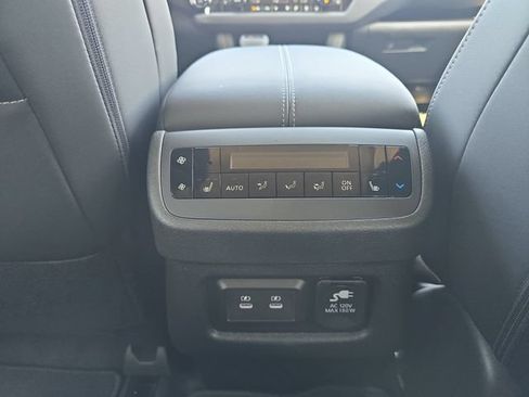 New 2026 Nissan Pathfinder Platinum FWD image 26