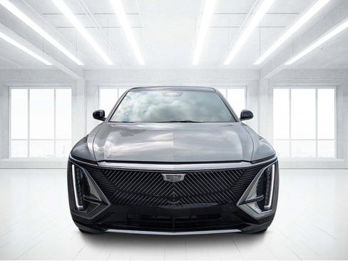 Used 2024 Cadillac Lyriq Luxury image 8
