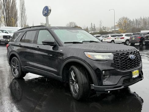 New 2026 Ford Explorer ST-Line w/ ST-Line Street Pack image 3