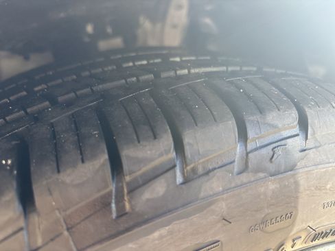 Used 2020 Toyota Avalon Limited image 12