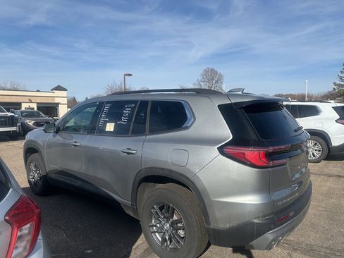 Used 2025 GMC Acadia Elevation image 10