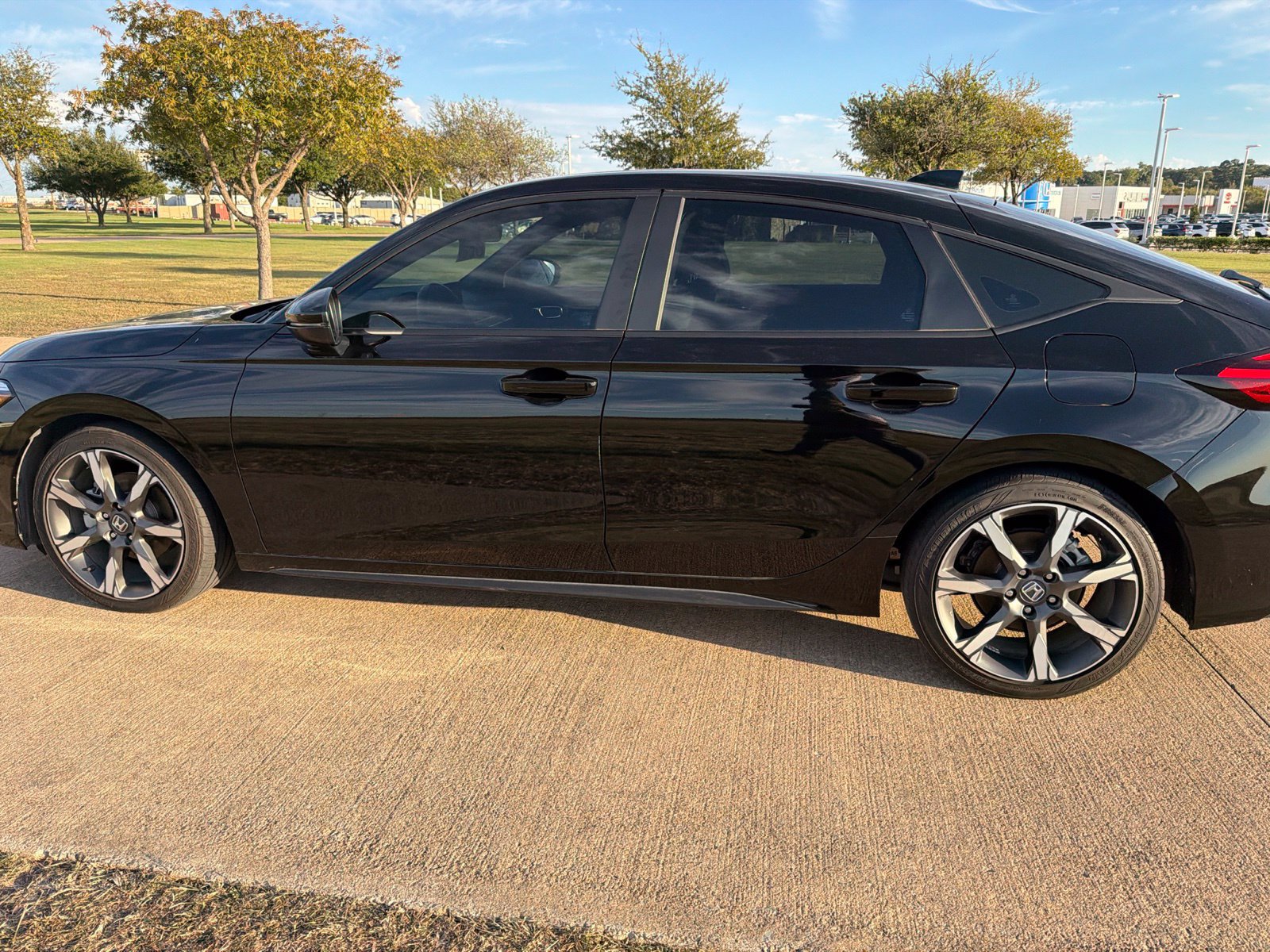Used 2025 Honda Civic Sport Touring image 4