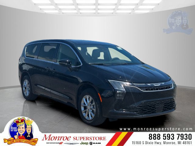 New 2027 Chrysler Pacifica Select w/ Family Tech Group AWD/4WD image 1