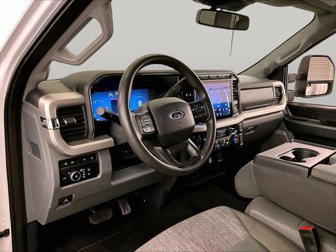 Used 2023 Ford F350 XLT w/ XLT Premium Package AWD/4WD image 11