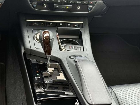 Used 2014 Lexus ES 350 w/ Luxury Package image 19