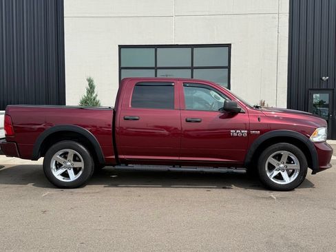 Used 2017 RAM 1500 Express AWD/4WD image 5