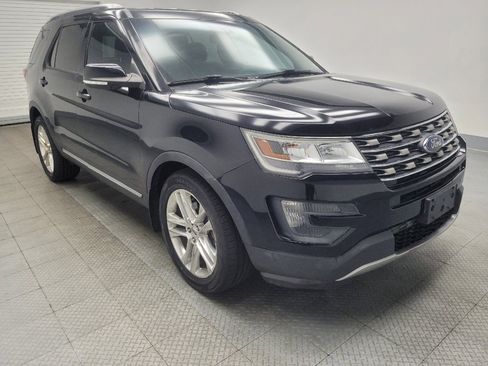 Used 2016 Ford Explorer XLT w/ Equipment Group 202A FWD image 13