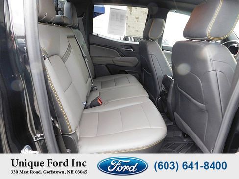 Used 2024 Chevrolet Colorado ZR2 w/ ZR2 Convenience Package III AWD/4WD image 31