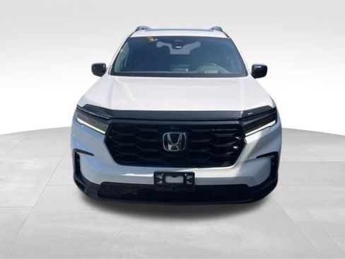 Used 2025 Honda Pilot Black Edition image 9