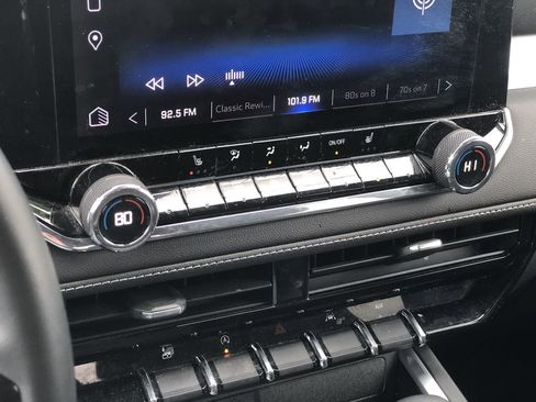 Used 2023 Chevrolet Colorado LT w/ LT Convenience Package II image 21