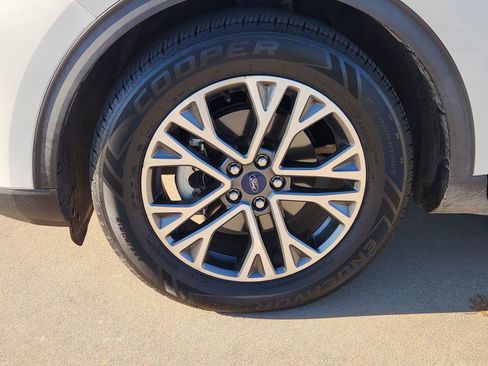 Used 2020 Ford Escape SEL image 14