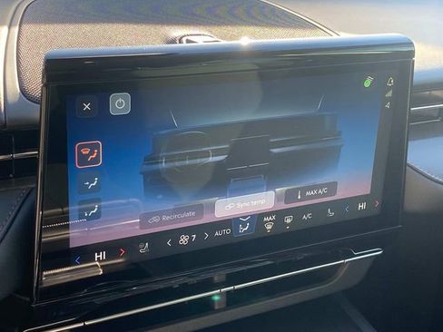 Used 2026 Lincoln Nautilus Premier w/ Equipment Group 102A image 23