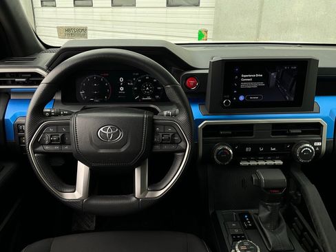 Used 2025 Toyota Tacoma TRD Off-Road image 12