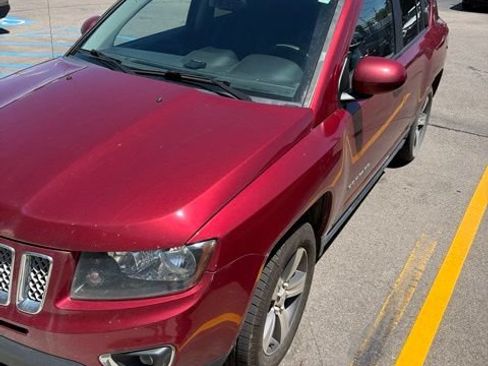 Used 2017 Jeep Compass High Altitude AWD/4WD image 3