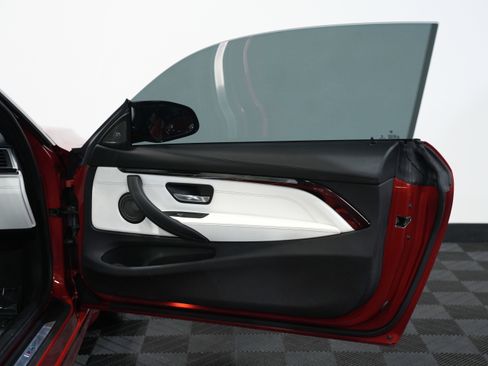 Used 2018 BMW M4 Coupe image 24