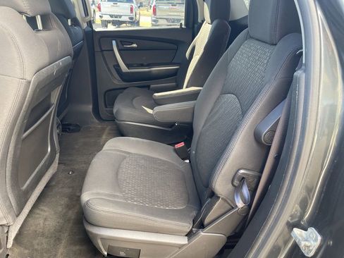 Used 2011 GMC Acadia SLE image 20