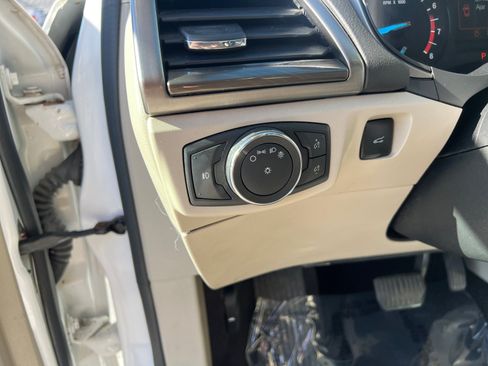 Used 2017 Ford Fusion SE AWD/4WD image 12