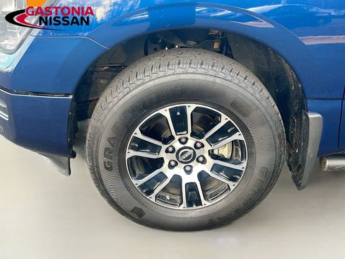 Used 2024 Nissan Titan SV w/ SV Convenience Package image 39