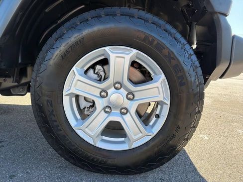 Used 2019 Jeep Wrangler Unlimited Sport S AWD/4WD image 11