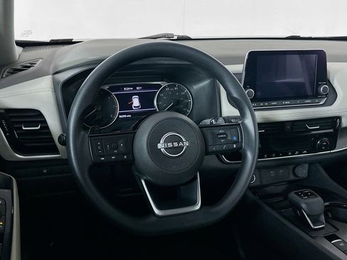 Used 2023 Nissan Rogue SV FWD image 18
