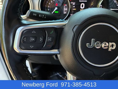 Used 2022 Jeep Wrangler Unlimited Rubicon 4xe w/ Cold Weather Group AWD/4WD image 19