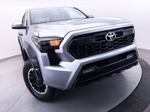 Used 2024 Toyota Tacoma TRD Off-Road w/ TRD Off Road Upgrade Package AWD/4WD image 8