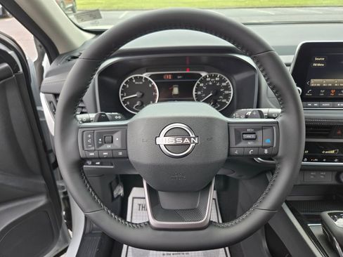 New 2026 Nissan Rogue SV FWD image 9