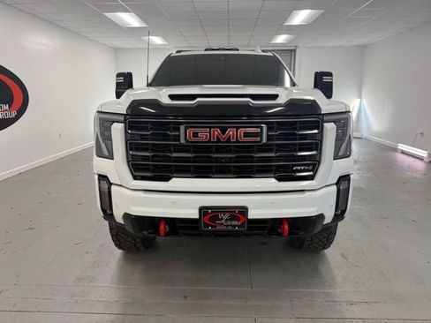 Used 2024 GMC Sierra 2500 AT4 w/ AT4 Preferred Package image 2