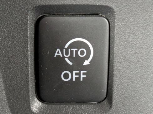 Used 2025 Nissan Sentra SV image 25