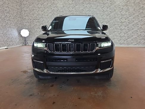 Used 2024 Jeep Grand Cherokee L Limited AWD/4WD image 2