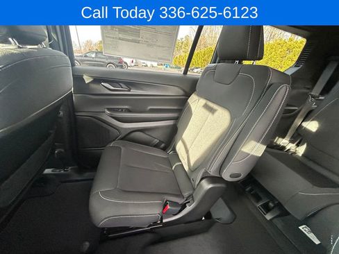 New 2026 Jeep Grand Cherokee L Laredo AWD/4WD image 18