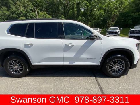 Certified 2025 GMC Acadia Elevation AWD/4WD image 10
