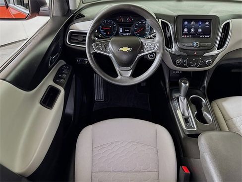 Used 2020 Chevrolet Equinox LS w/ LS Convenience Package image 18