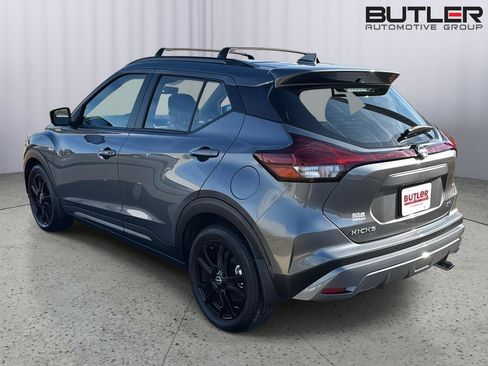 Used 2024 Nissan Kicks SR w/ SR Premium Package image 3