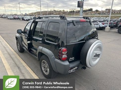 Used 2005 Jeep Liberty Renegade image 9