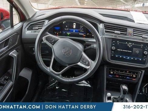 Used 2023 Volkswagen Tiguan SE image 4