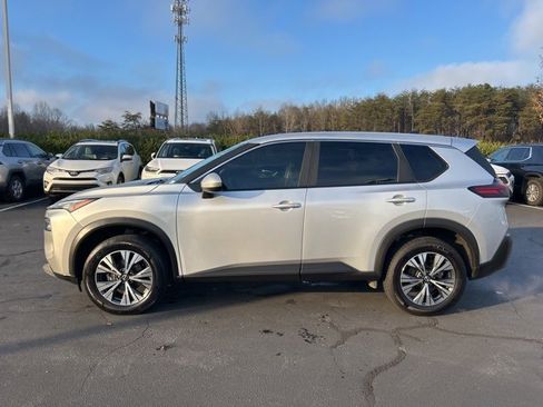Used 2023 Nissan Rogue SV image 10