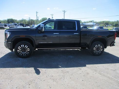 New 2026 GMC Sierra 2500 Denali Ultimate AWD/4WD image 10