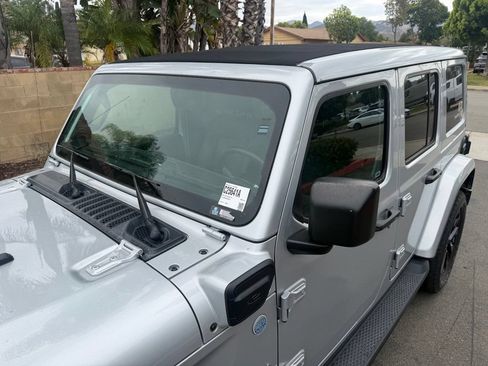 Used 2023 Jeep Wrangler Unlimited Sahara w/ Cold Weather Group AWD/4WD image 7