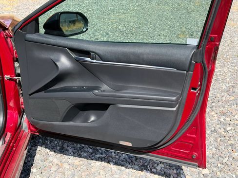 Used 2018 Toyota Camry SE w/ Protection Package (Q2) FWD image 29