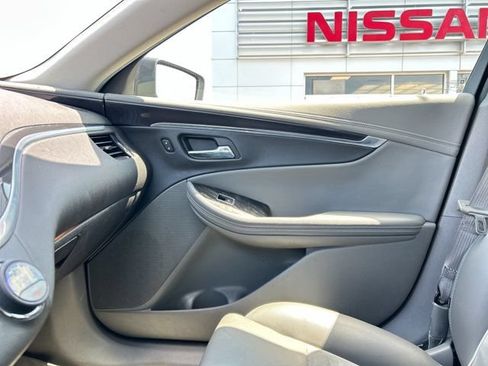 Used 2014 Chevrolet Impala LT w/ Premium Seating Package FWD image 31