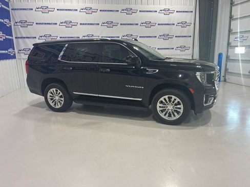 Used 2021 GMC Yukon SLT w/ SLT Premium Package AWD/4WD image 7