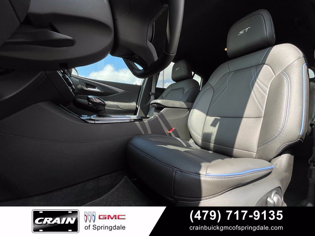 Used 2026 Buick Envista Sport Touring w/ Convenience I Package FWD image 23