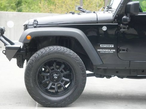 Used 2016 Jeep Wrangler Unlimited Sport w/ Quick Order Package 24S AWD/4WD image 29