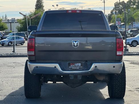 Used 2018 RAM 2500 Tradesman w/ Chrome Appearance Group AWD/4WD image 4