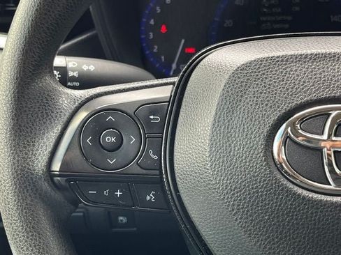 Used 2020 Toyota Corolla LE FWD image 18