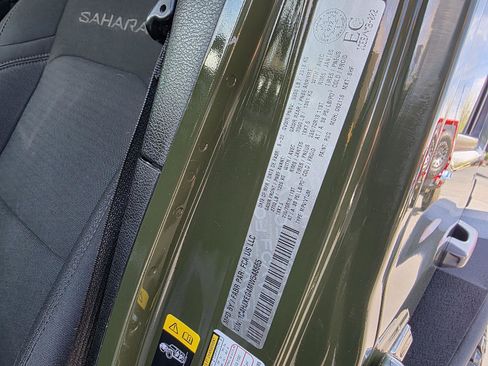 Used 2021 Jeep Wrangler Unlimited Sahara image 29