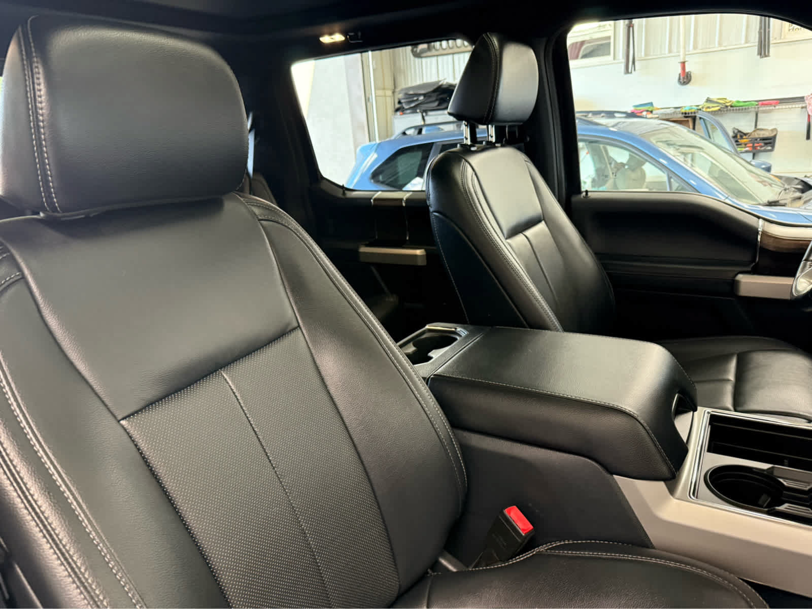 Used 2022 Ford F250 Lariat w/ Lariat Ultimate Package AWD/4WD image 31
