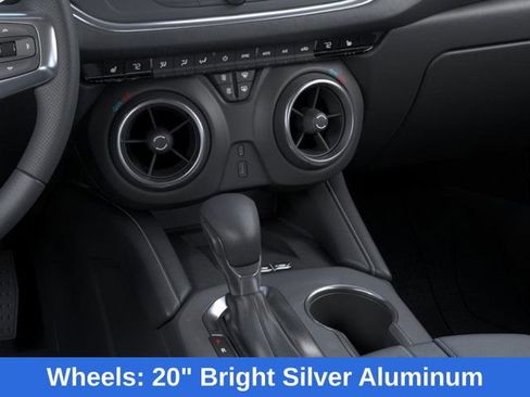 New 2025 Chevrolet Blazer LT w/ Convenience Package image 24