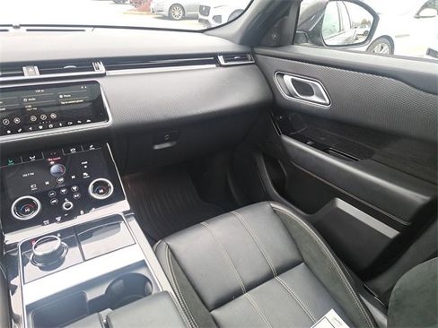 Used 2020 Land Rover Range Rover Velar R-Dynamic S image 18